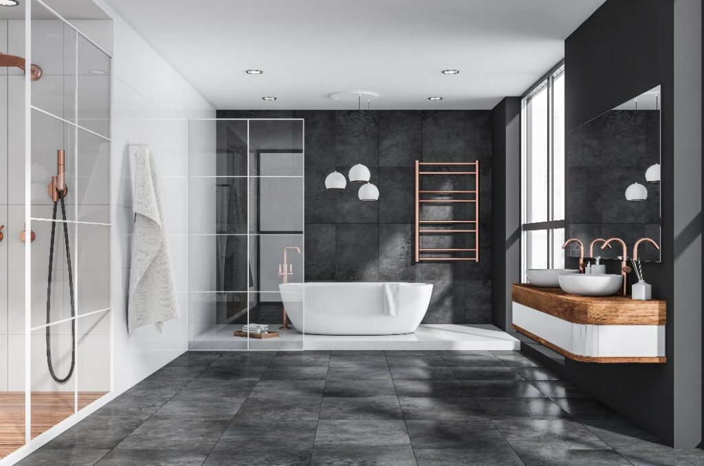 Graues Badezimmer mit Fliesenboden und -wänden